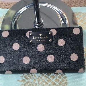 Kate Spade black Polka Dot Wallet! In EUC! No rips tares, spots etc.Dots are tan